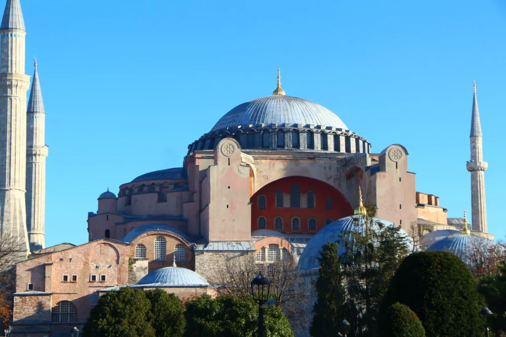 Aayasofia Camii by Lahore Travels